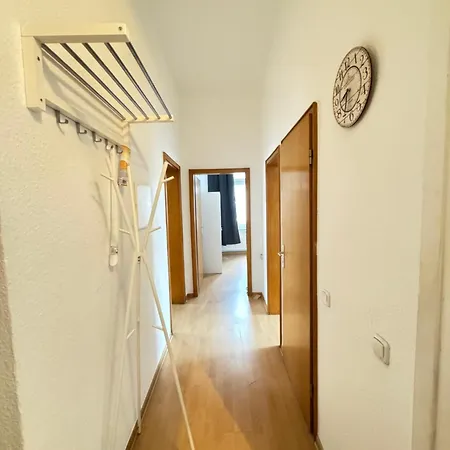 Downtown Monteurs Ferienunterkunft Вупперталь